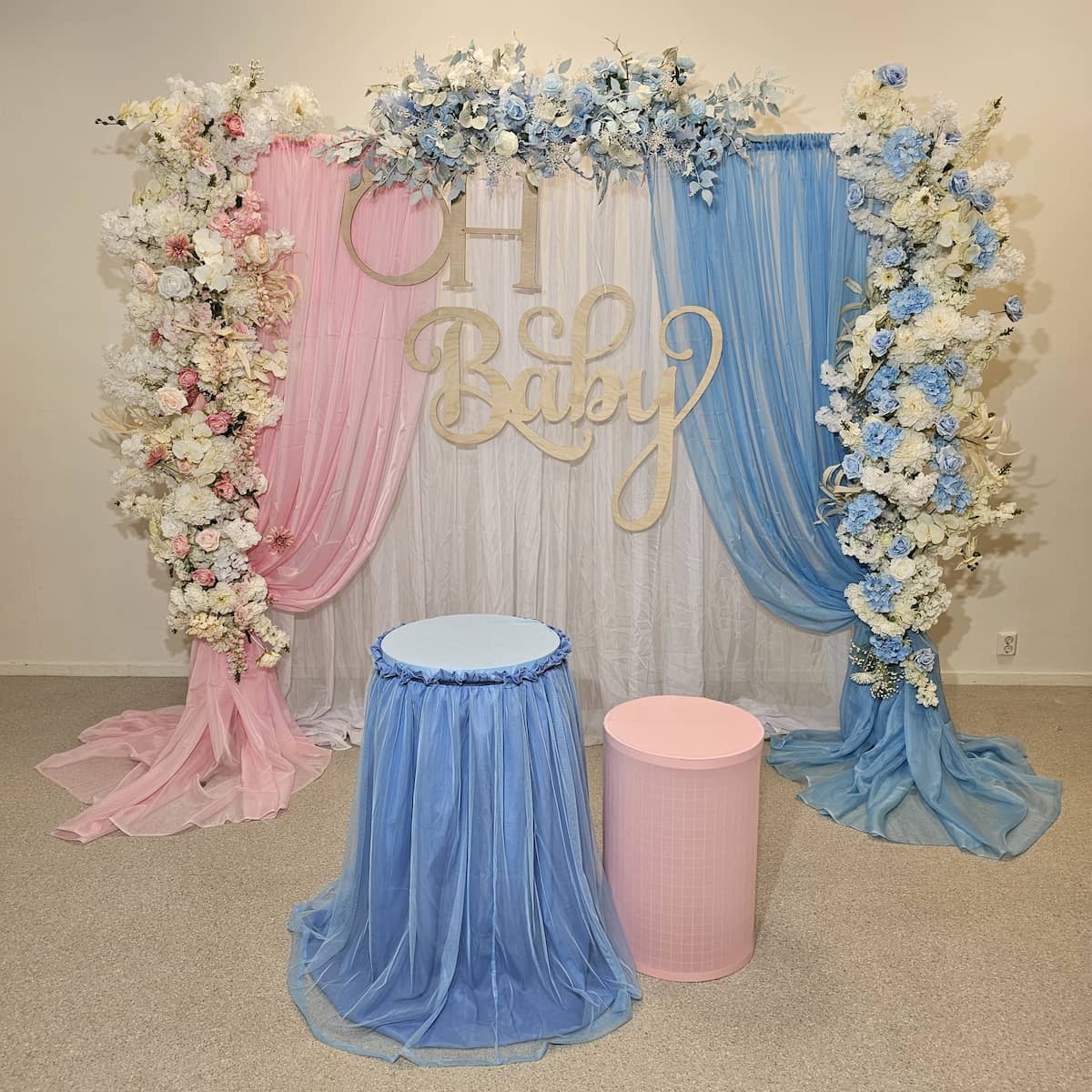 Koselig babyshower dekorasjon med ballonger og bordpynt i Trondheim